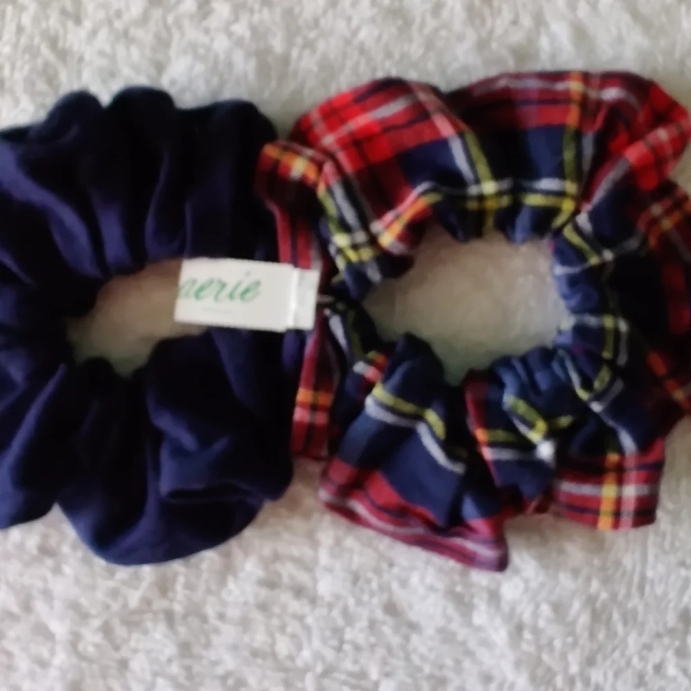 NWT - Aerie Flannel Scrunchie 2-Pack